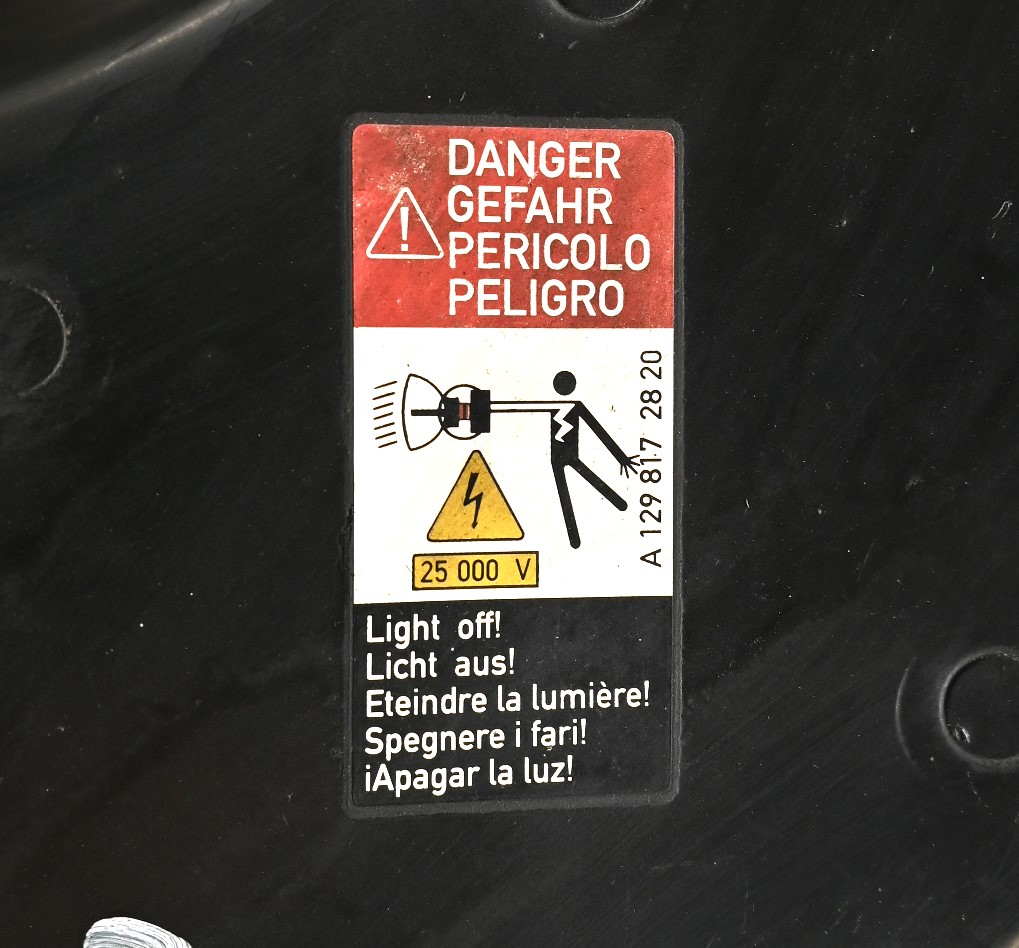 Dbnz.net A2116200316 Soporte faro Izquierdo Clase E W211