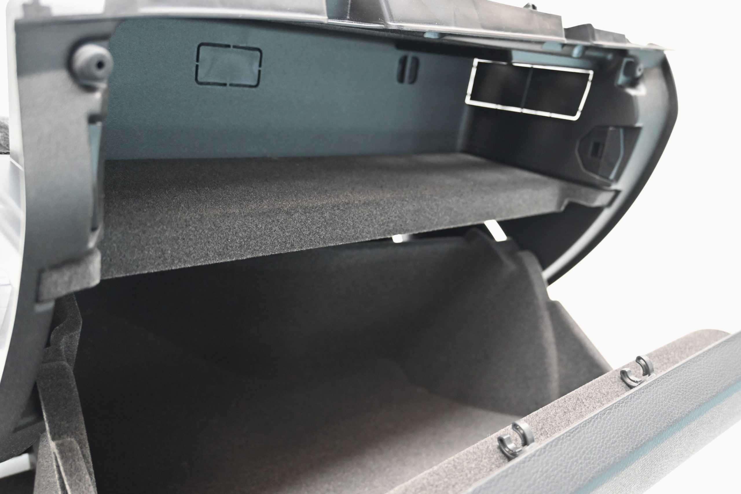 Dbnz.net A2466808101 Guantera Clase B W246