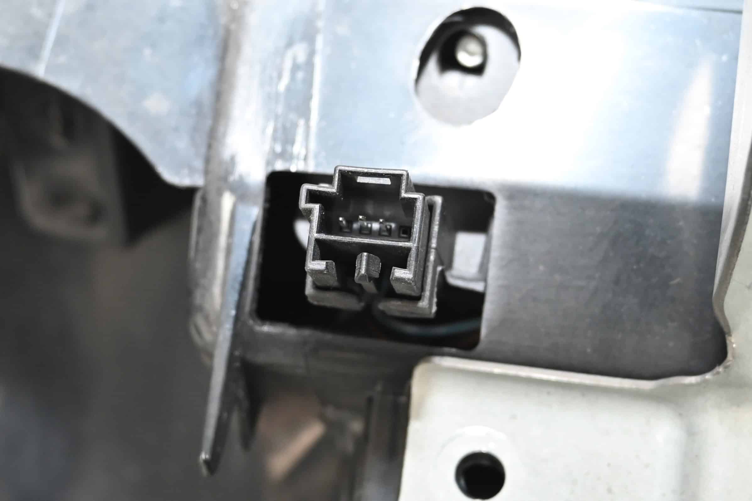 Dbnz.net A2116802487 Guantera a la derecha Clase E W211