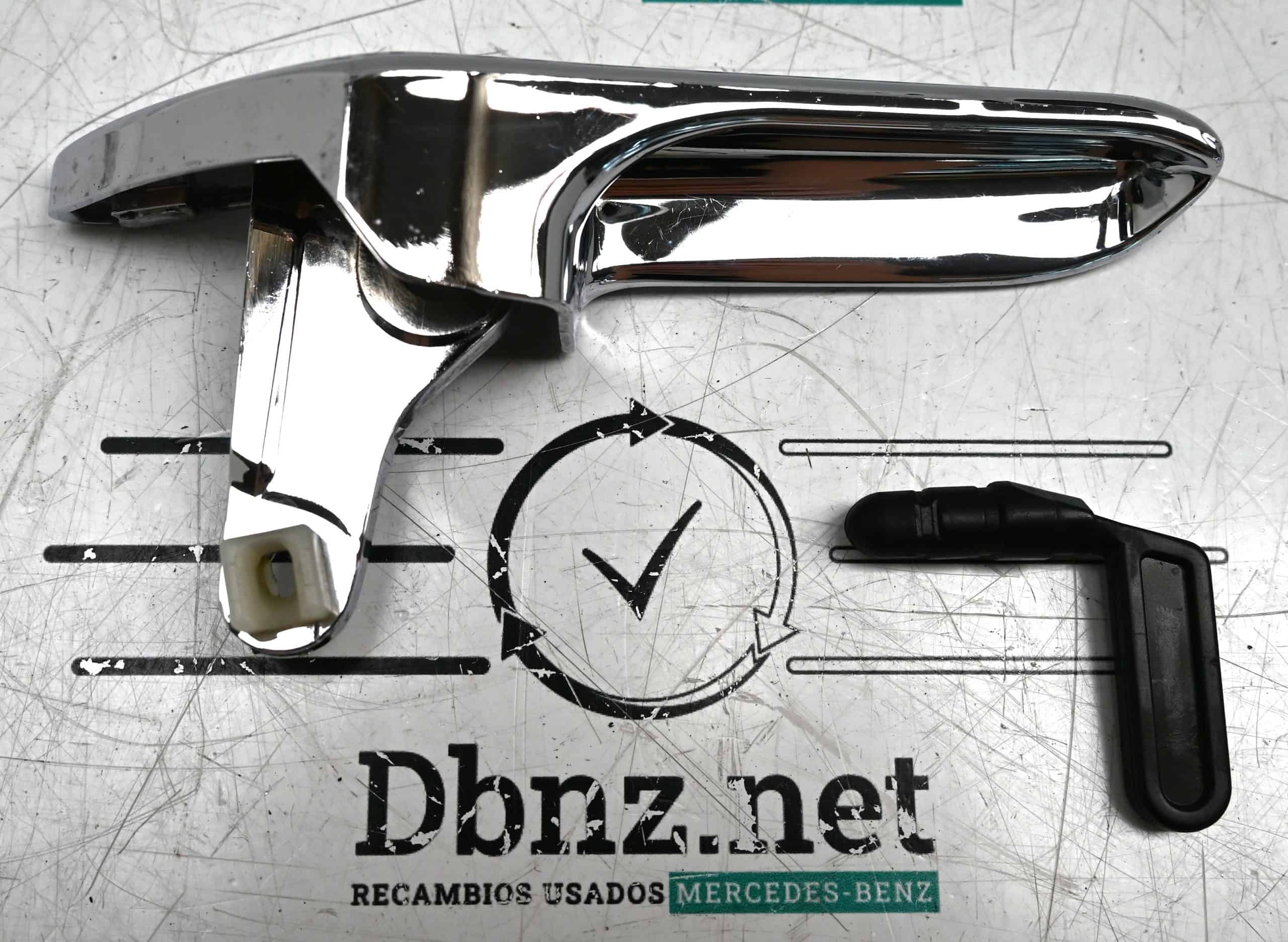 Dbnz.net  A2117660224 Palanca interior puerta delantera derecha Clase E W211