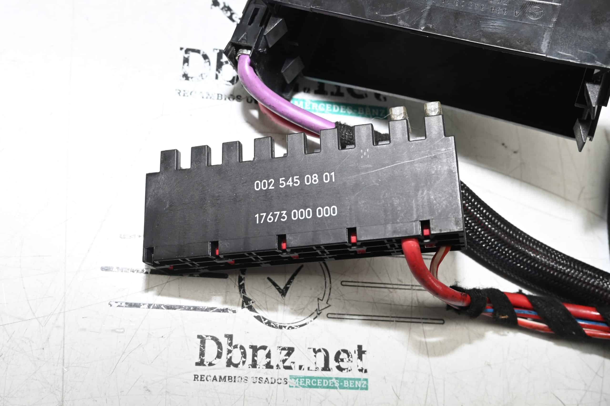 Dbnz.net A0025450801 Portafusibles bajo el asiento Clase V / Viano 639