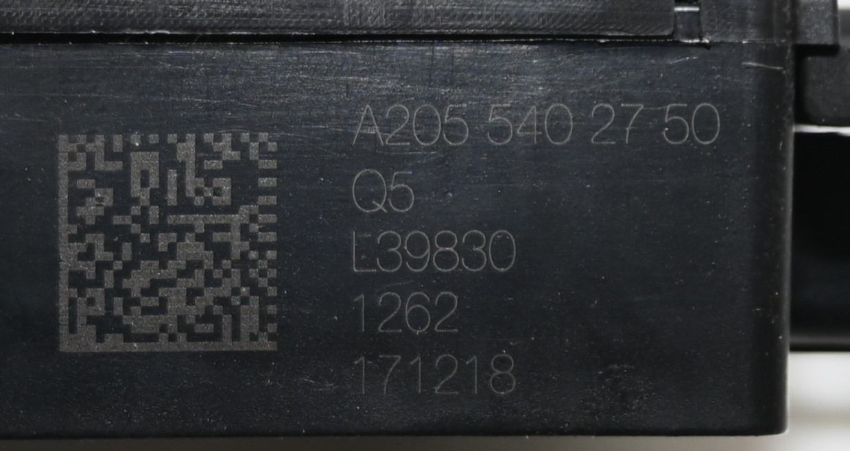 Dbnz.net A2055402750 Cajetín de fusibles en habitáculo W205