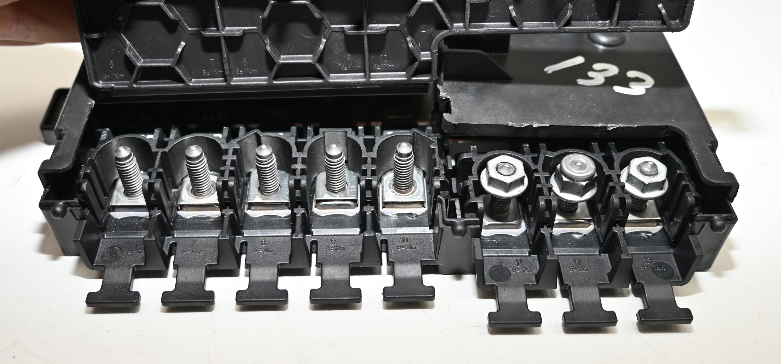 Dbnz.net A2055402750 Cajetín de fusibles en habitáculo W205