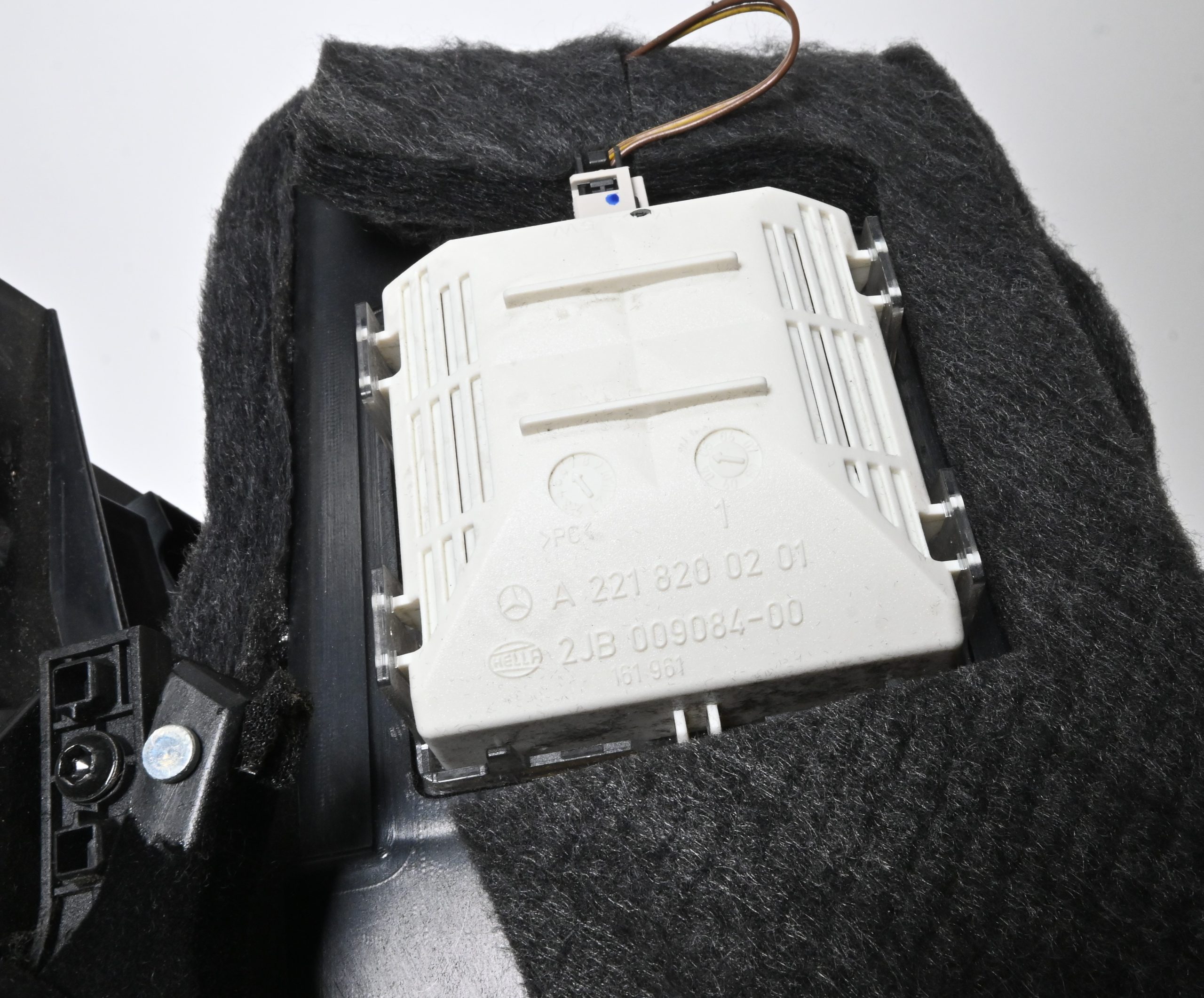 Dbnz.net A2216800191 Guantera salpicadero Clase S W221